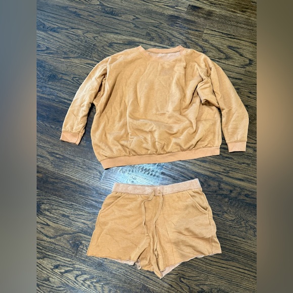 Free People Kelly Lounge Sweatshirt Short Set Cognac Size Medium NWOT - Picture 5 of 14